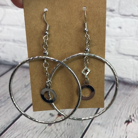 5/$25 Boho silver tone double circle encaged large hoop earrings NWOT - Picture 8 of 9